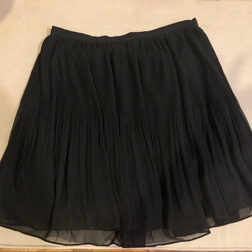 🤗Sparkle & Fade Black Pleated Mini Skirt Sz 8🤗
